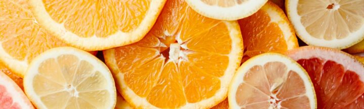 Segments of citrus fruits